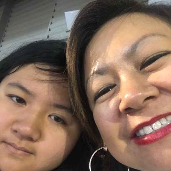 Meet your Posher, Julie - Picture 1 of 1